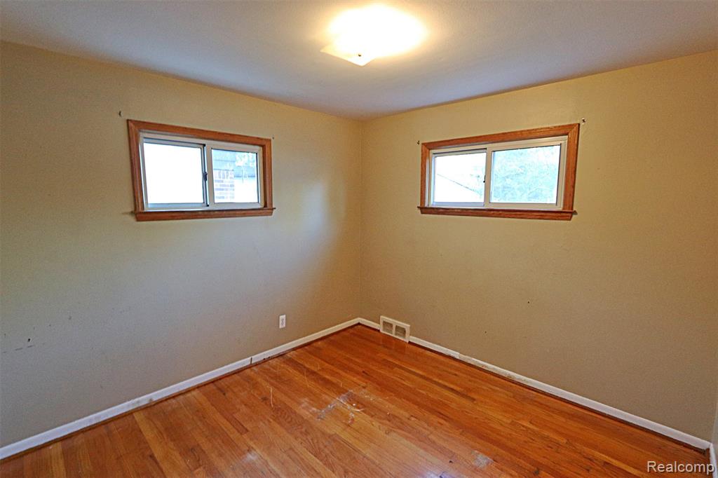 9010 LEVERNE Street, Redford, MI 48239 — Photo 12