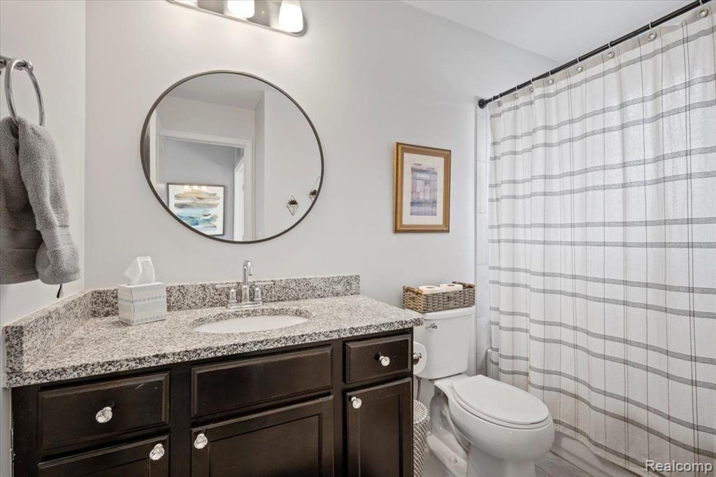 4250 KENT Road, Royal Oak, MI 48073 — Photo 30
