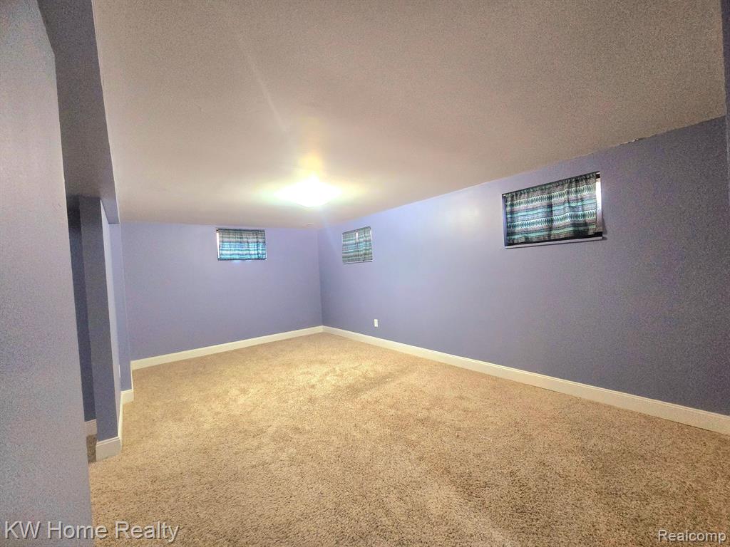 400 CLARENDON Street, Ann Arbor, MI 48103 — Photo 11