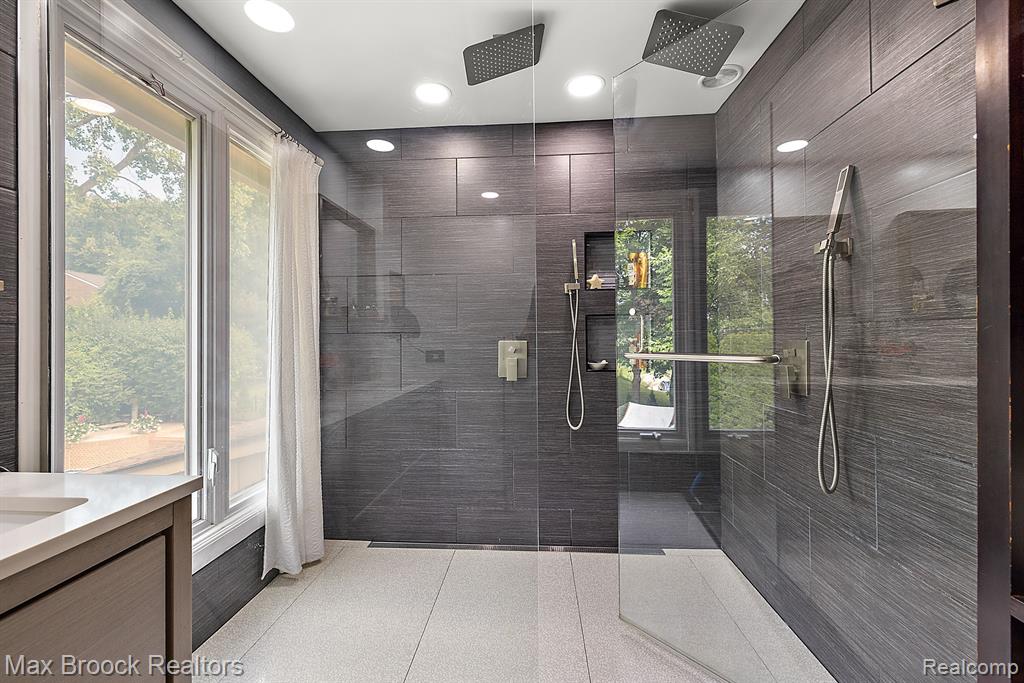 4222 Barn Meadow Lane, West Bloomfield, MI 48323 — Photo 26