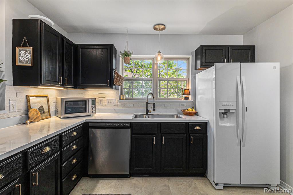 7115 Copper Creek Circle, Canton, MI 48187 — Photo 13