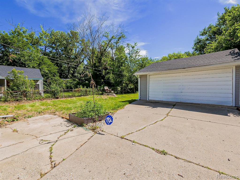 17424 Salem Street, Detroit, MI 48219 — Photo 13