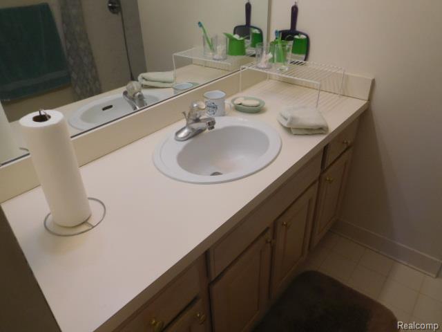 4116 April Lane, 24, Sterling Heights, MI 48310 — Photo 34
