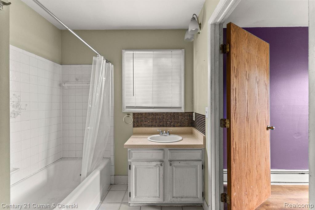 80 E MAHAN Avenue, Hazel Park, MI 48030 — Photo 17