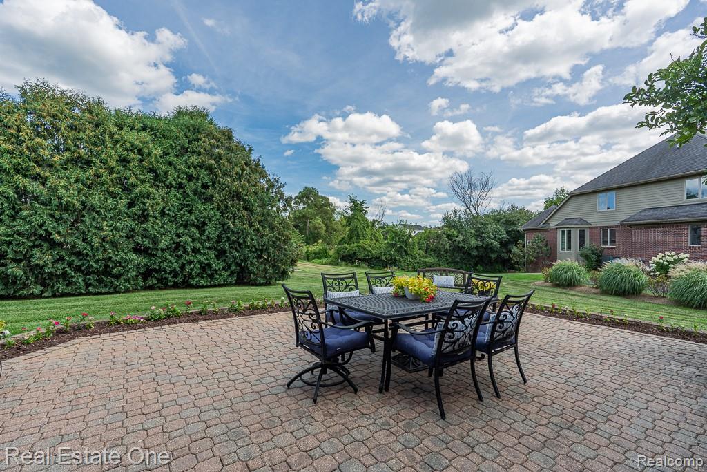4595 Dunbar Court, Rochester, MI 48306 — Photo 13