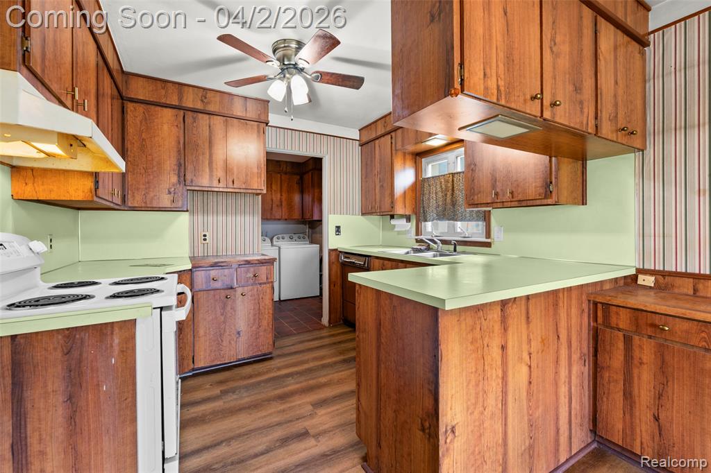 7420 Fenton Street, Dearborn Heights, MI 48127 — Photo 17