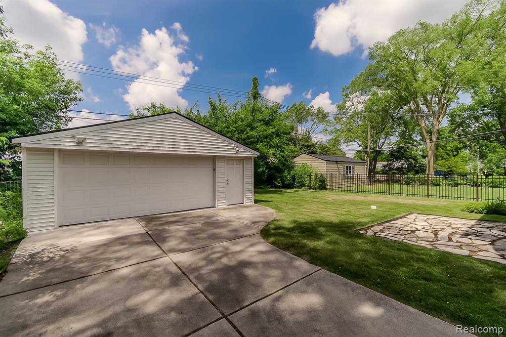 4355 Elmwood Avenue, Royal Oak, MI 48073 — Photo 23