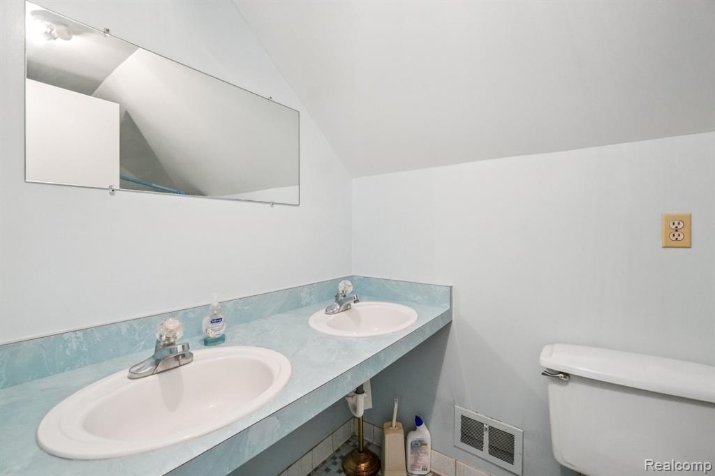 9551 Ellis Road, Clarkston, MI 48348 — Photo 34