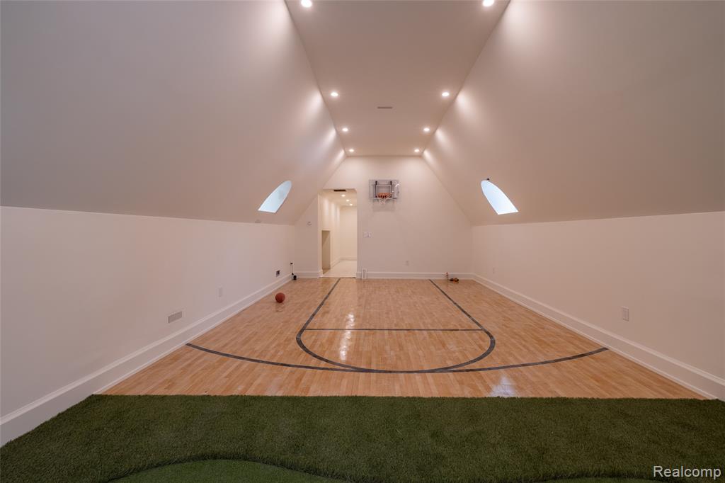 3431 Crooks Road, Troy, MI, 48084