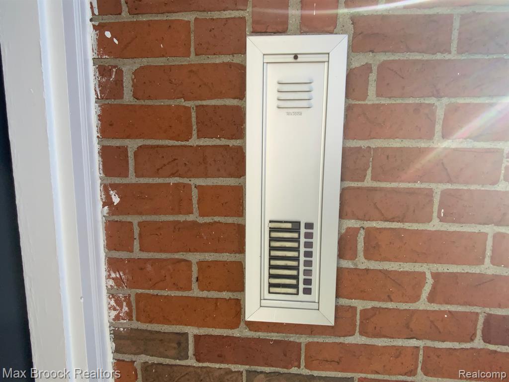 458 FOX HILLS Drive N, A-4, Bloomfield Hills, MI 48304 — Photo 17