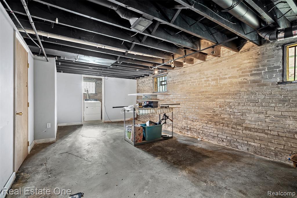 2965 FISCHER Street, Detroit, MI 48214 — Photo 25