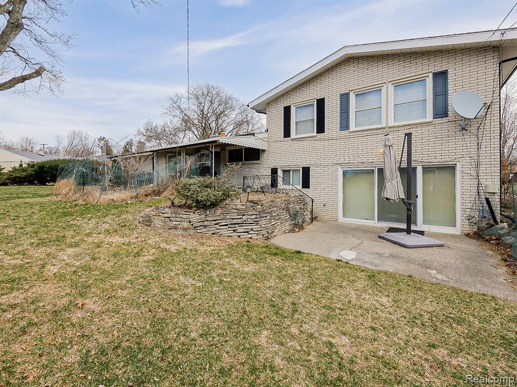 6775 Cedarbrook Drive, Bloomfield Hills, MI 48301 — Photo 30