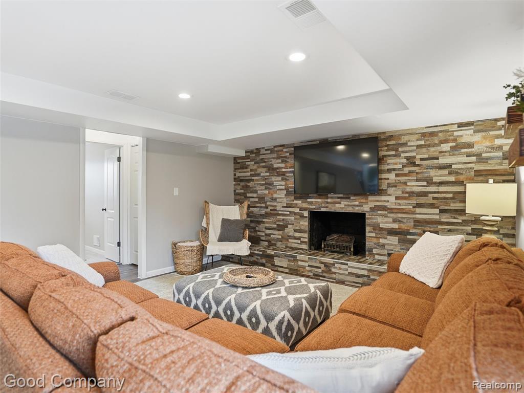 7371 Edinborough, West Bloomfield, MI — Photo 43