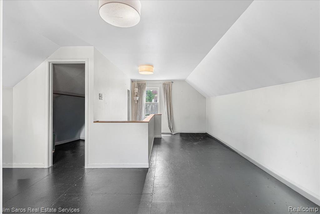 23240 Forest Street, Oak Park, MI 48237 — Photo 11
