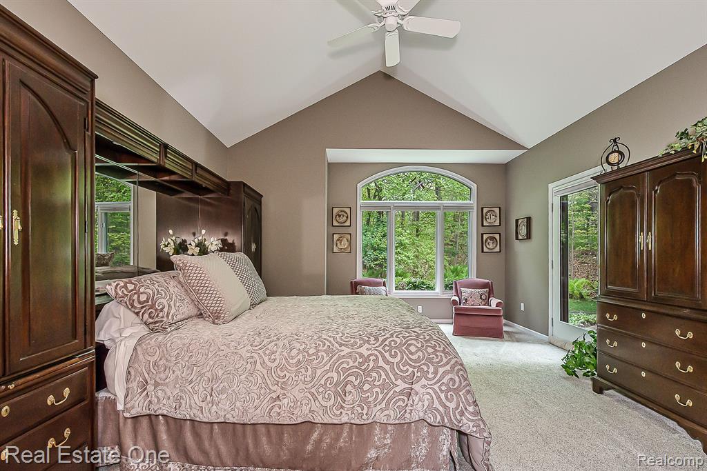 8444 CLIMBING Way, Pinckney, MI 48169 — Photo 34