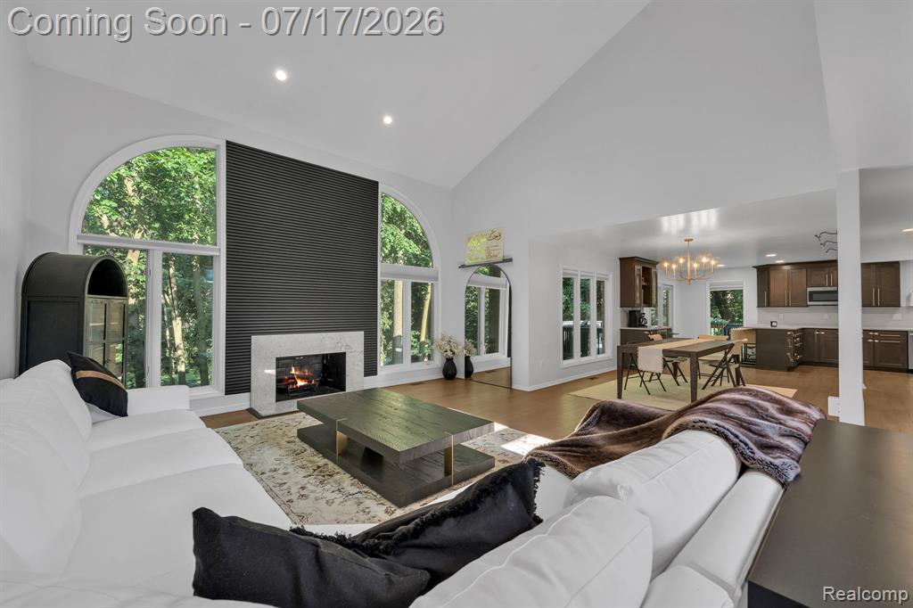 6081 Beachwood Drive, West Bloomfield, MI 48324 — Photo 8