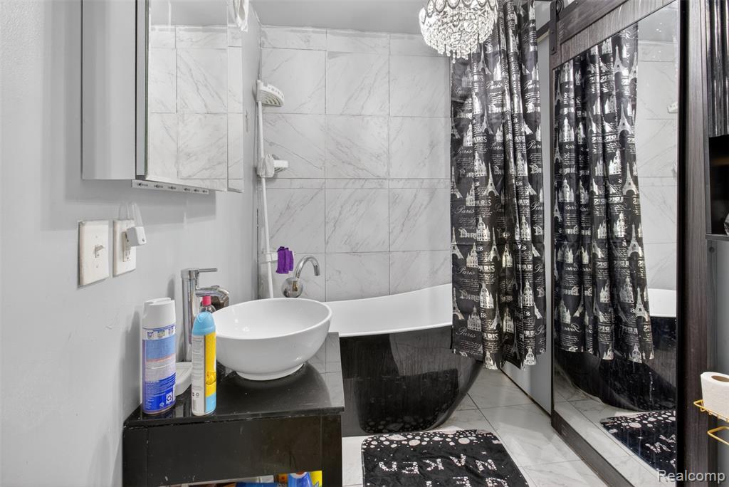 454 E ATHERTON Road, Flint, MI 48507 — Photo 15