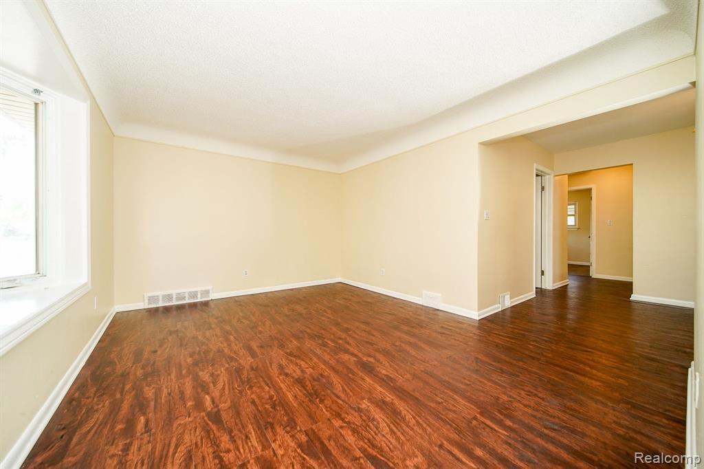 4620 DUDLEY Street, Dearborn Heights, MI 48125 — Photo 10