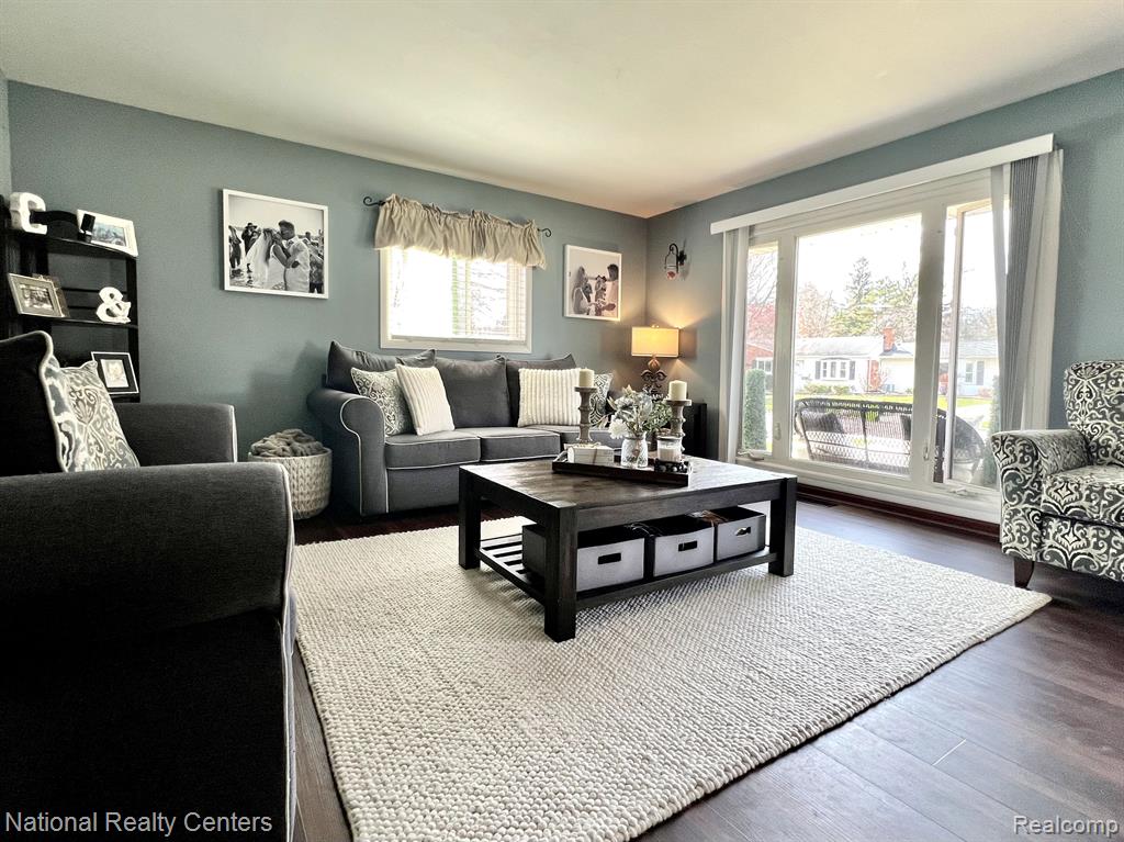 936 ALLEN Drive, Northville, MI 48167 — Photo 9