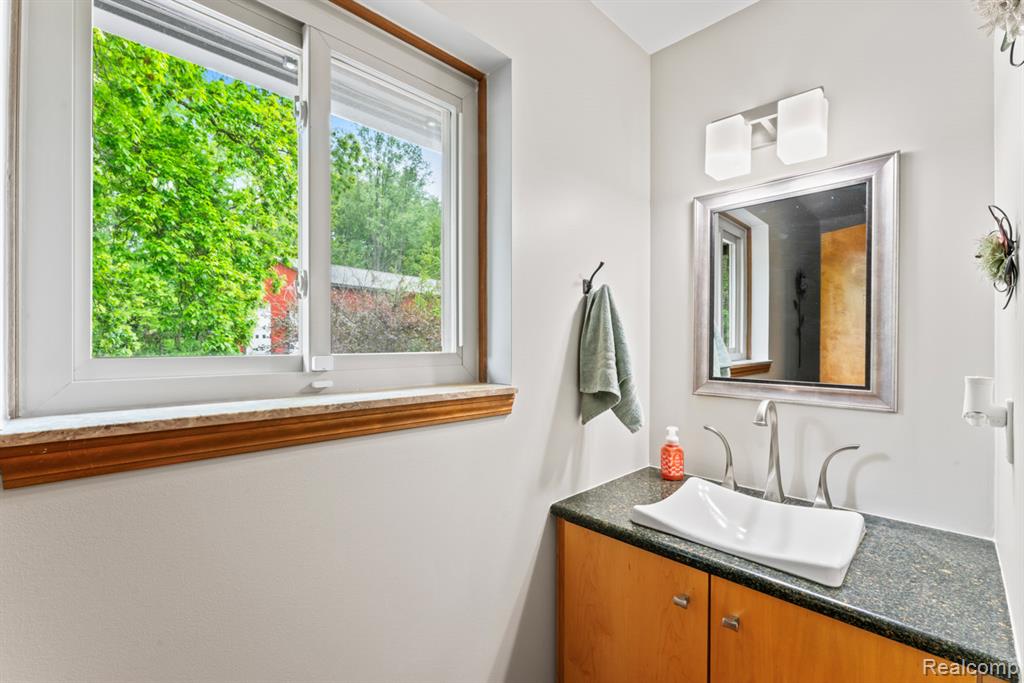 490 Rolling Oaks Drive, Howell, MI 48843 — Photo 23