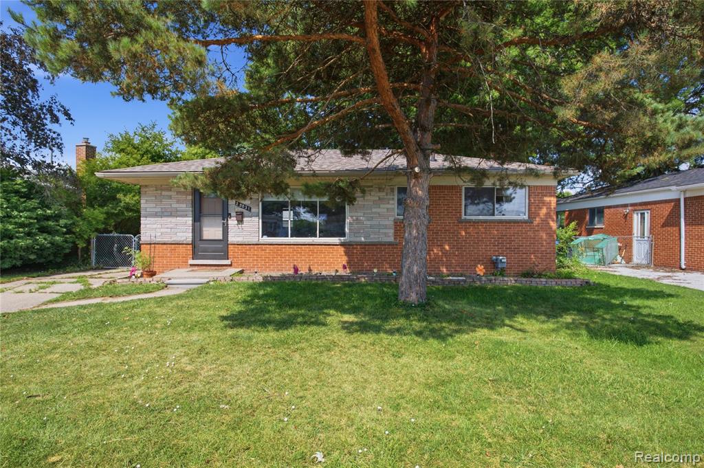 25031 Palomino Avenue, Warren, MI 48089