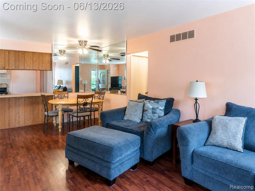1442 Mariner Drive, Walled Lake, MI 48390 — Photo 9