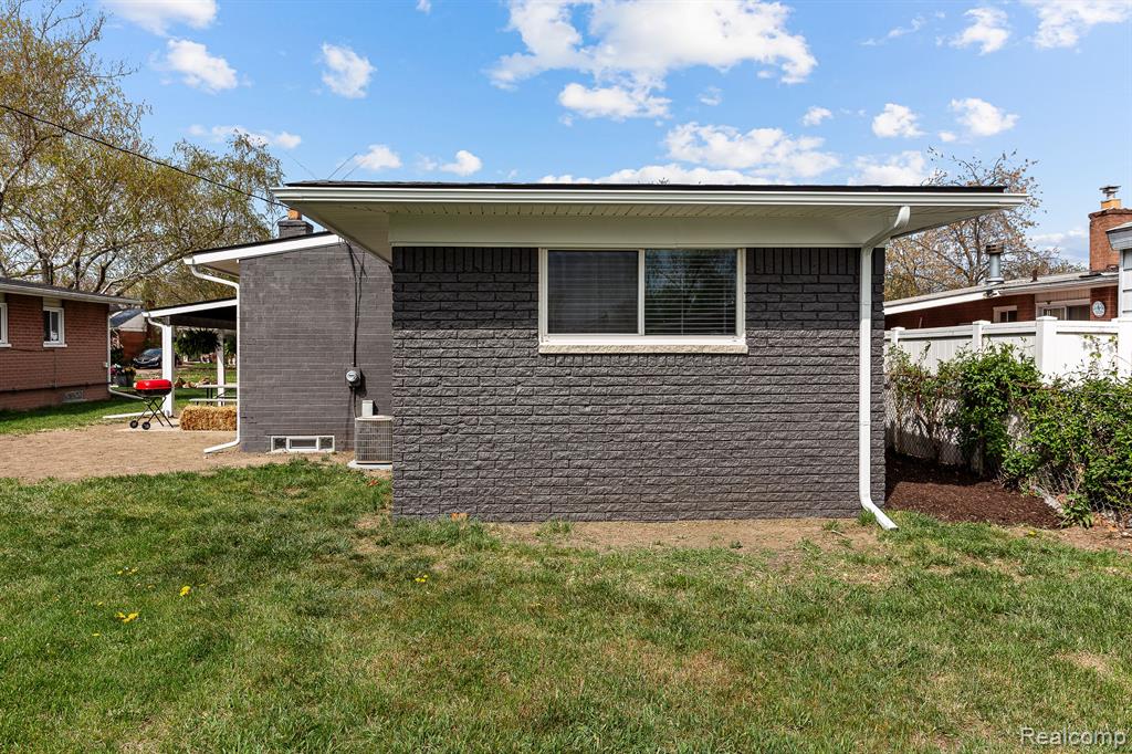 451 DARWIN Street, Westland, MI 48186 — Photo 9