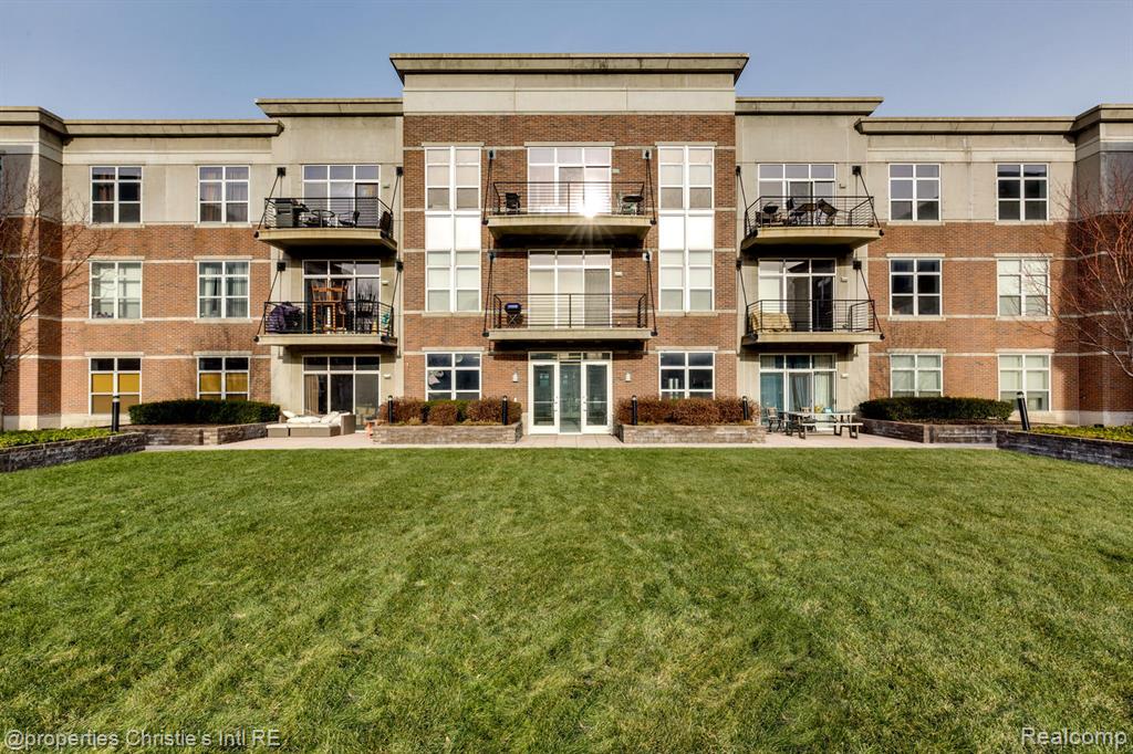 66 WINDER Street, Detroit, MI 48201 — Photo 16