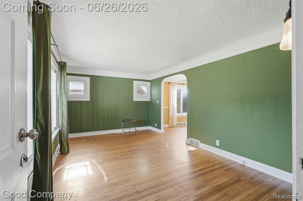 520 E Muir Avenue, Hazel Park, MI 48030 — Photo 3
