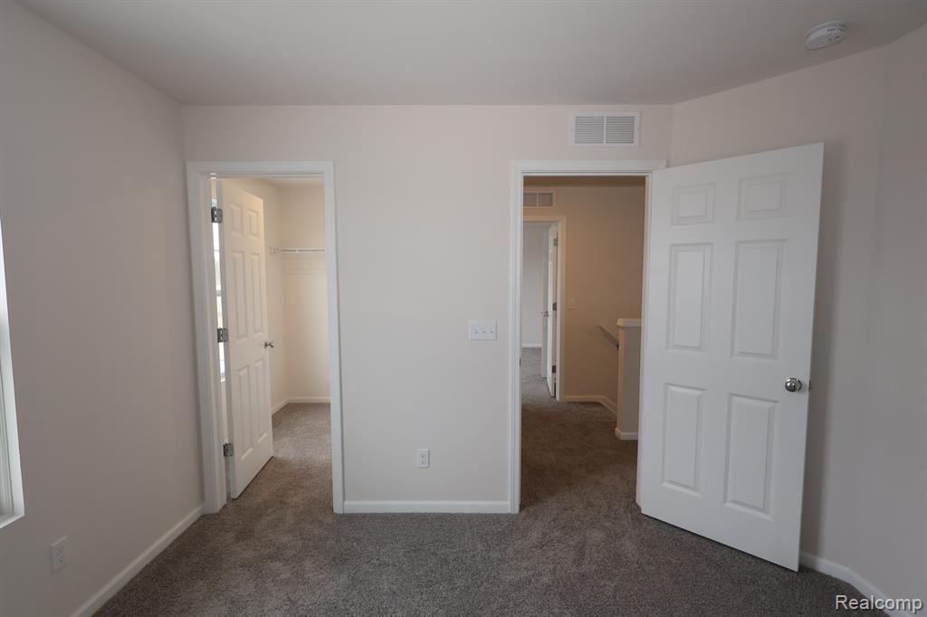 395 EDGE BROOK Drive, Holly, MI 48442 — Photo 23
