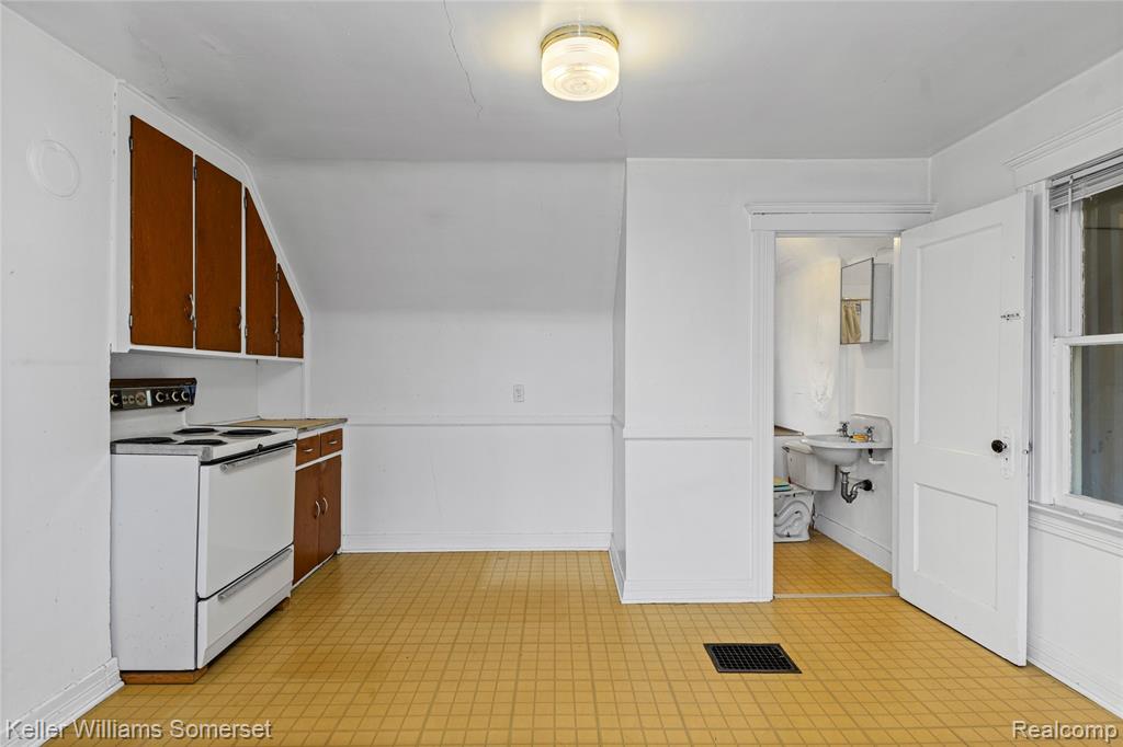 8151 Dayton Street, Detroit, MI 48210 — Photo 34