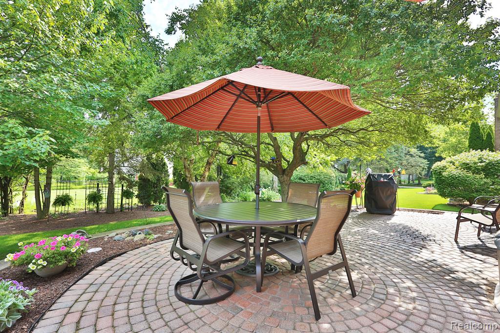 41001 RAYBURN Drive, Northville, MI 48168 — Photo 25