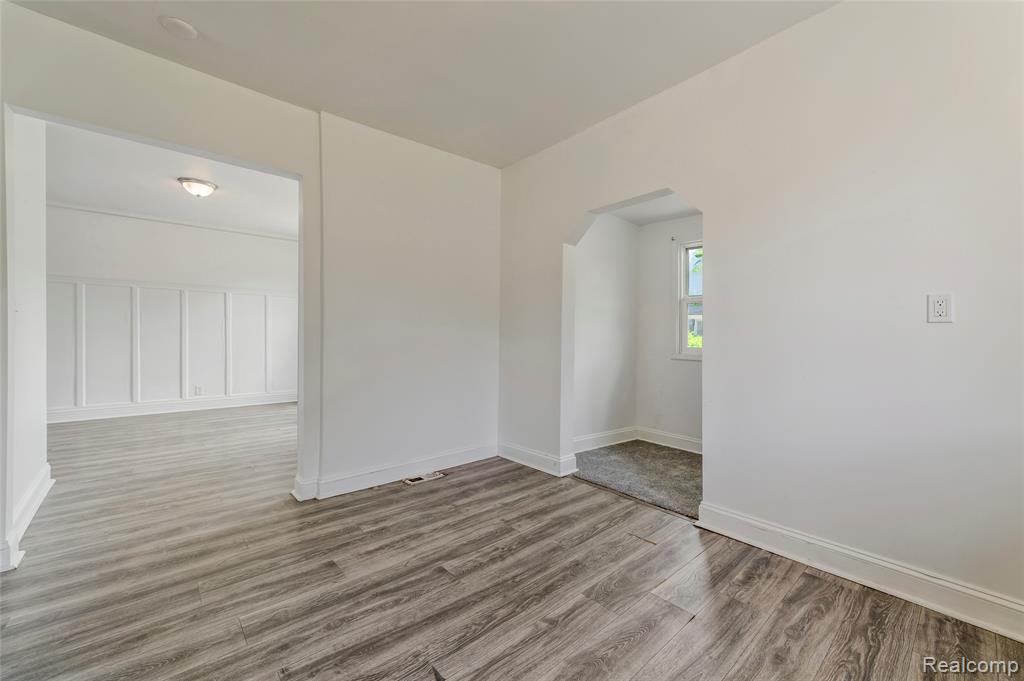 216 Holbrook Street, Detroit, MI 48202 — Photo 17