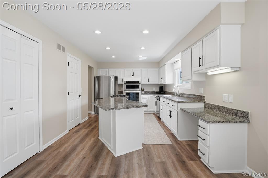 8792 Salem Farms Drive, South Lyon, MI 48178 — Photo 13