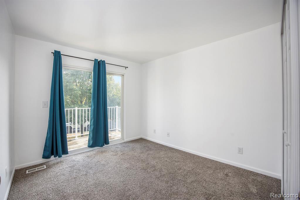 4165 Berkshire Drive, Sterling Heights, MI 48314 — Photo 14