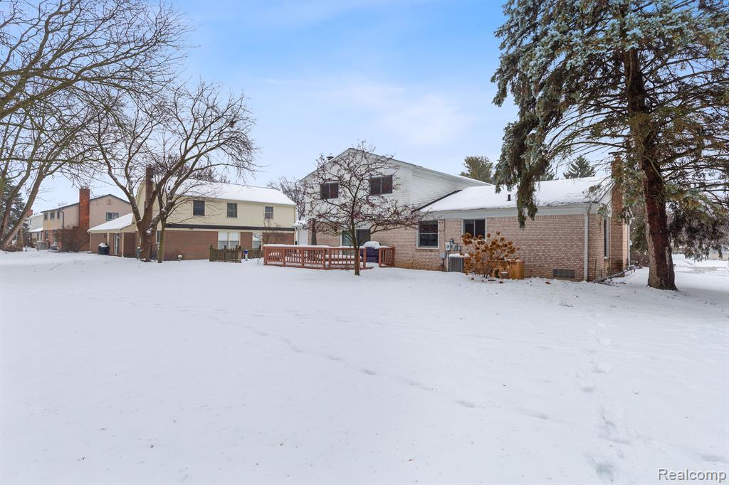 42126 BAINTREE Circle, Northville, MI 48168 — Photo 13