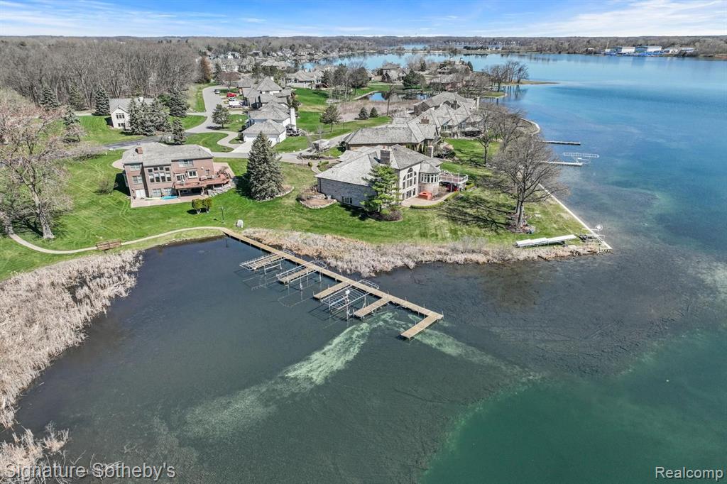 51 CHATEAUX DU LAC, Fenton, MI 48430 — Photo 53