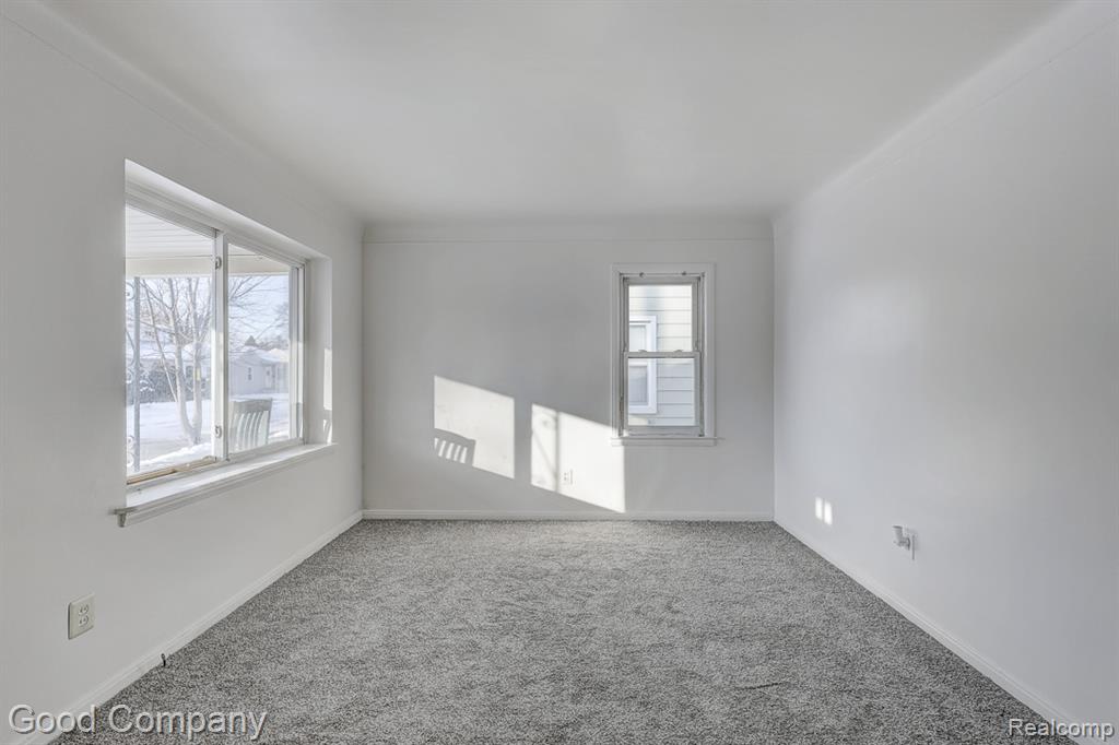 967 E Shevlin Avenue, Hazel Park, MI 48030 — Photo 4