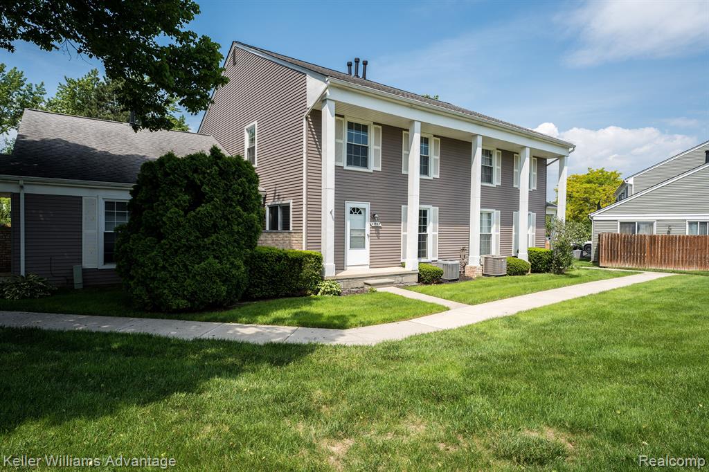23585 Stonehenge Boulevard, Novi, MI — Photo 2