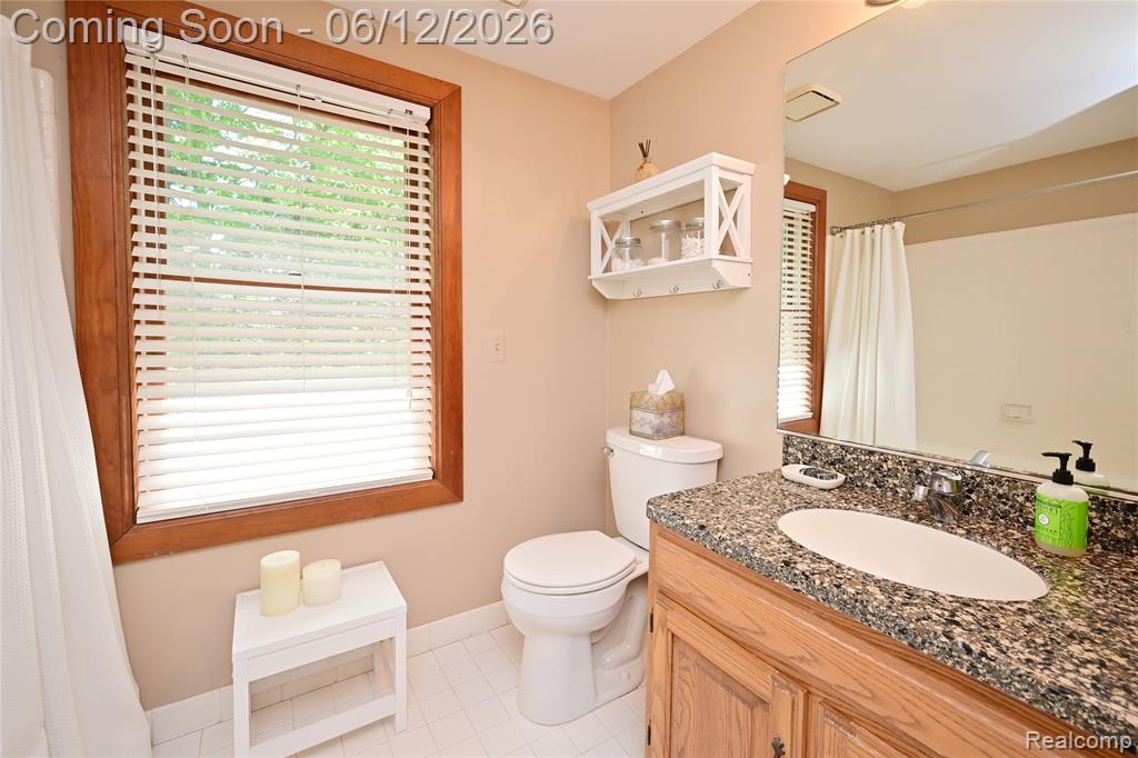 5684 Sussex Court, Troy, MI 48098 — Photo 30