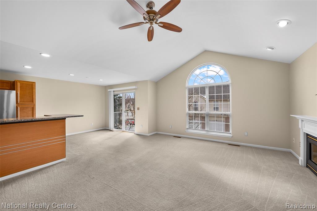 7201 Farmingdale Lane, Walled Lake, MI 48390 — Photo 7