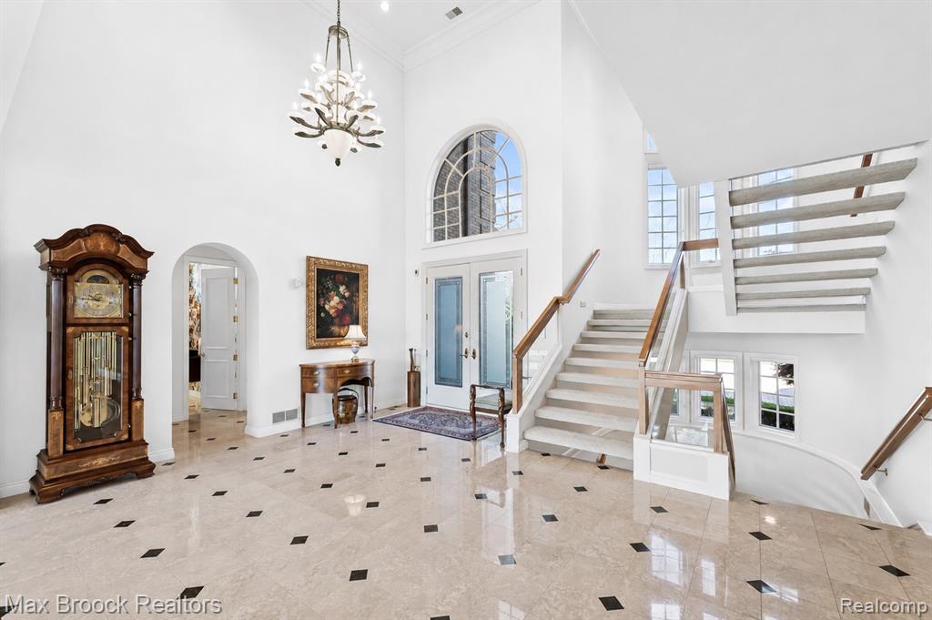 1832 Long Lake Shore Drive, Bloomfield Hills, MI 48302 — Photo 11
