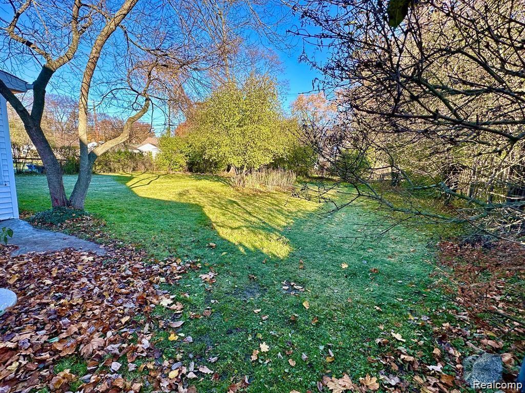 4302 SHERIDAN Drive, Royal Oak, MI 48073 — Photo 4