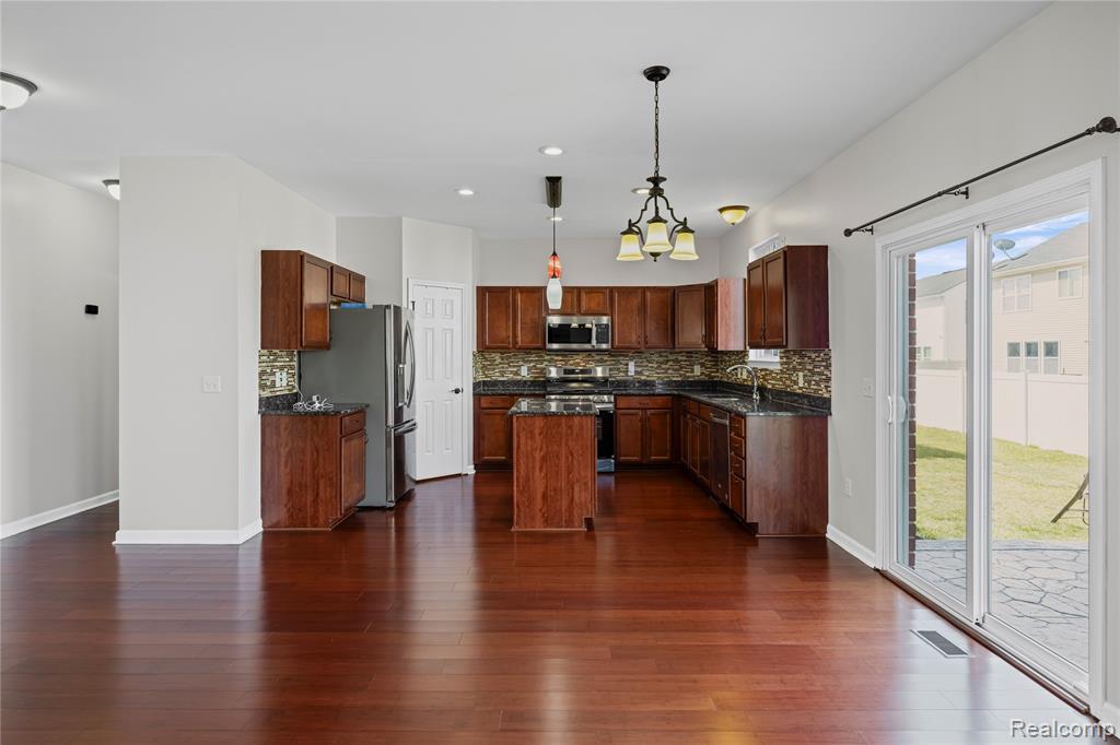 42613 Meridian Drive, Sterling Heights, MI 48313 — Photo 8