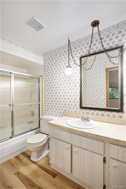 7334 Parkwood Drive, Fenton, MI 48430 — Photo 26
