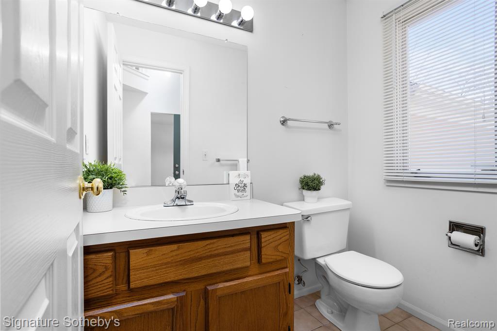9410 Westwind Drive, Livonia, MI 48150 — Photo 15