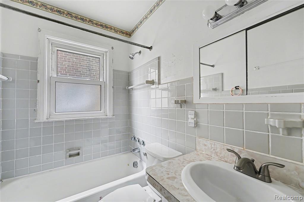 14814 Lesure Street, Detroit, MI 48227 — Photo 11
