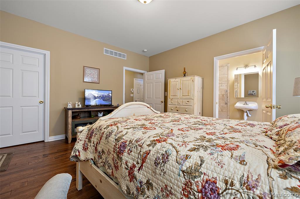 6140 BROOKHAVEN Drive, Imlay City, MI 48444 — Photo 16