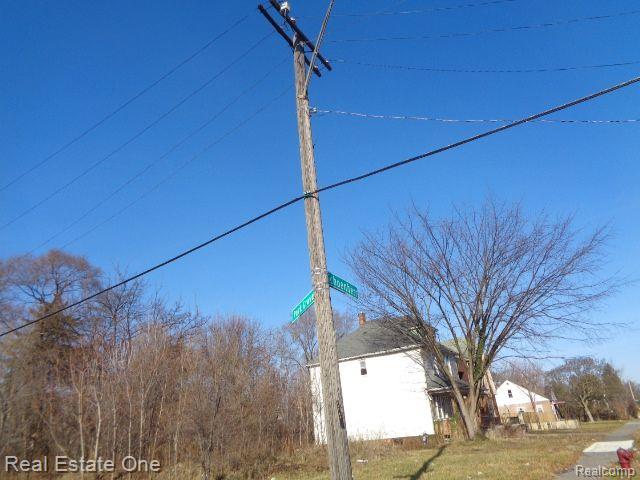 18088 PELKEY Street, Detroit, MI 48205 — Photo 11