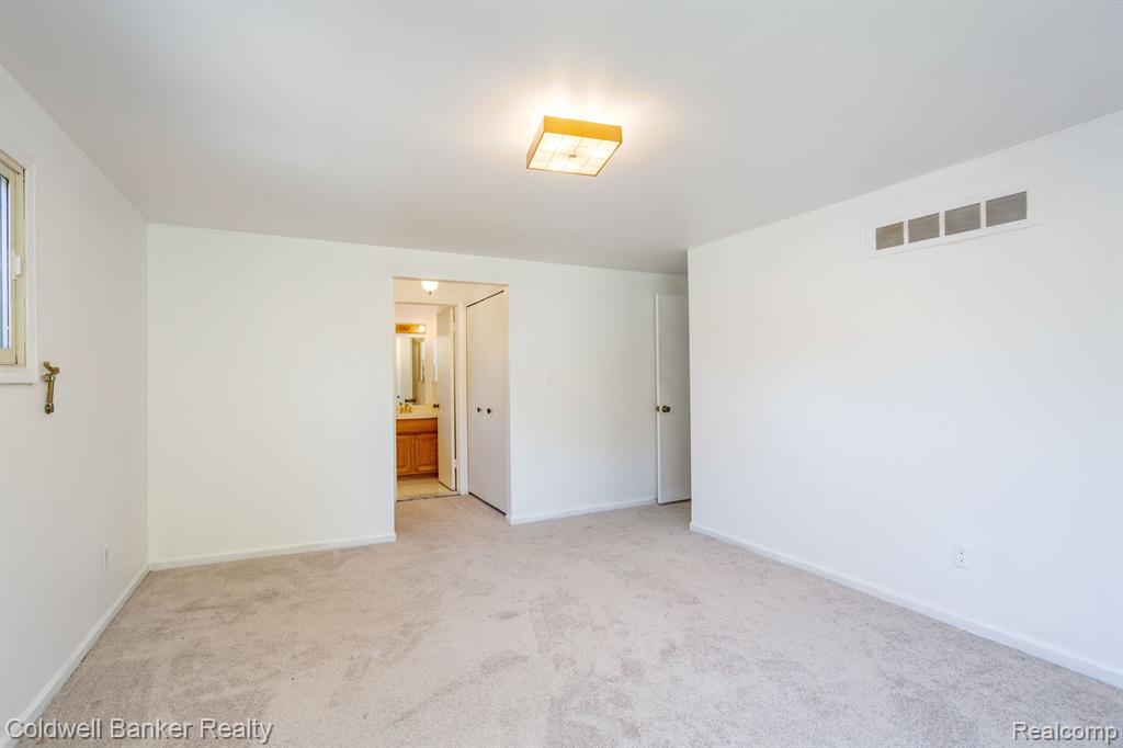 5310 HERTFORD Drive, Troy, MI 48085 — Photo 20